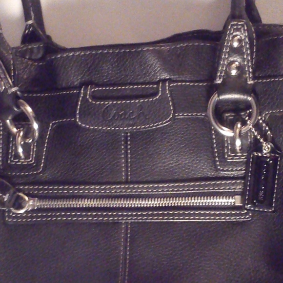 Coach Black Ladies Handbag **MAKE AN OFFER** - Picture 6 of 6